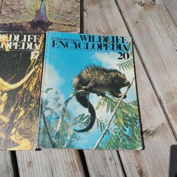 VINTAGE Funk & Wagnalls Wildlife Encyclopedias Lot of 3 Volumes 14, 17, … - Picture 4 of 9